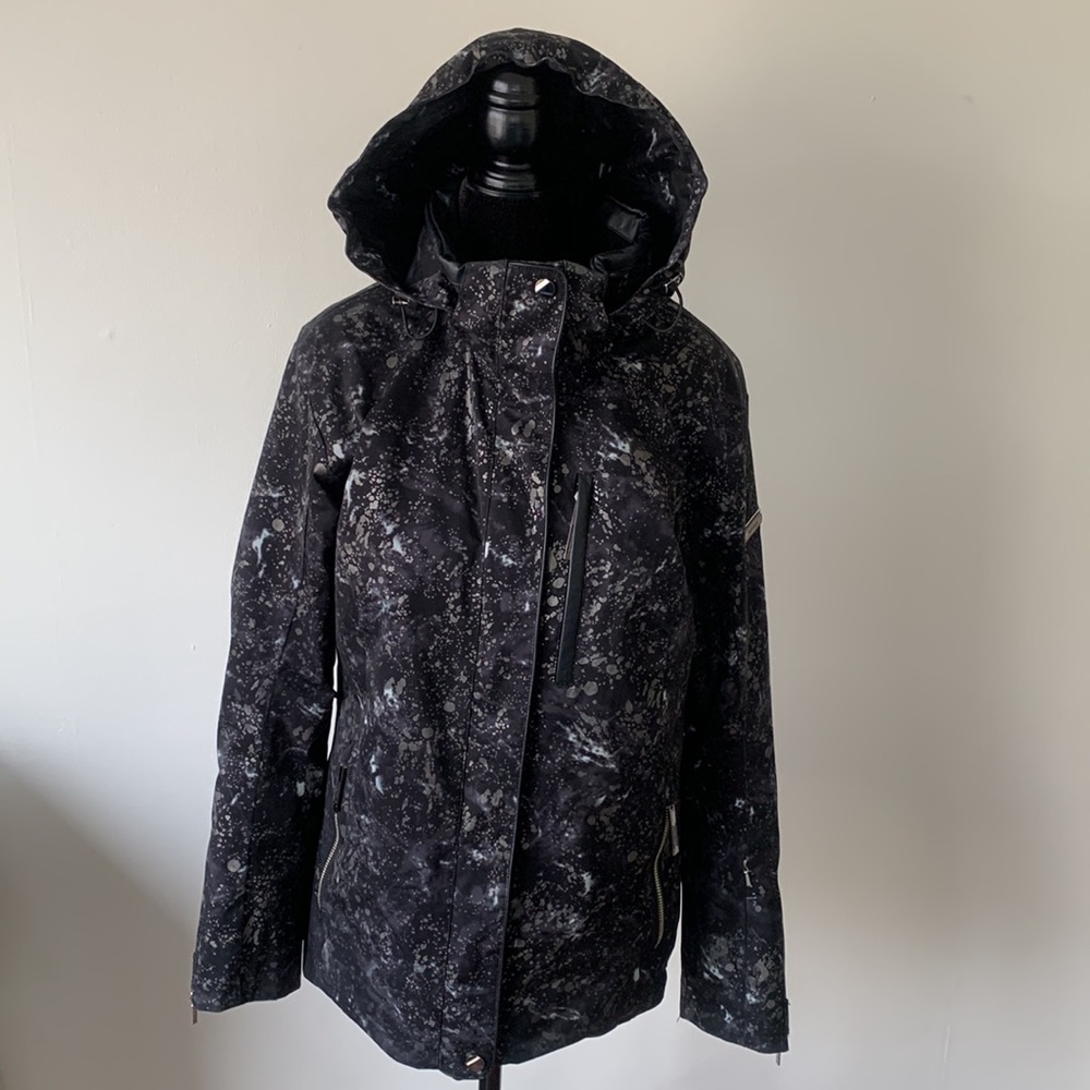 DESCENTE Women’s Ski Jacket: Matte Black with Metallic Detail (Women’s Medium)